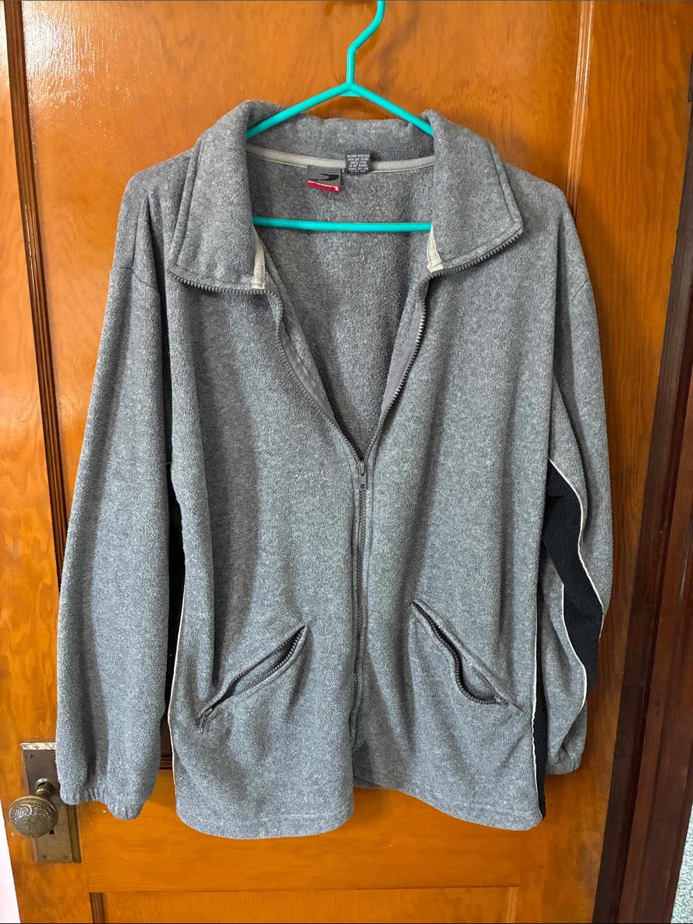 ❤️ 2/$10 - Unisex Gray Full-Zip Fleece Jacket